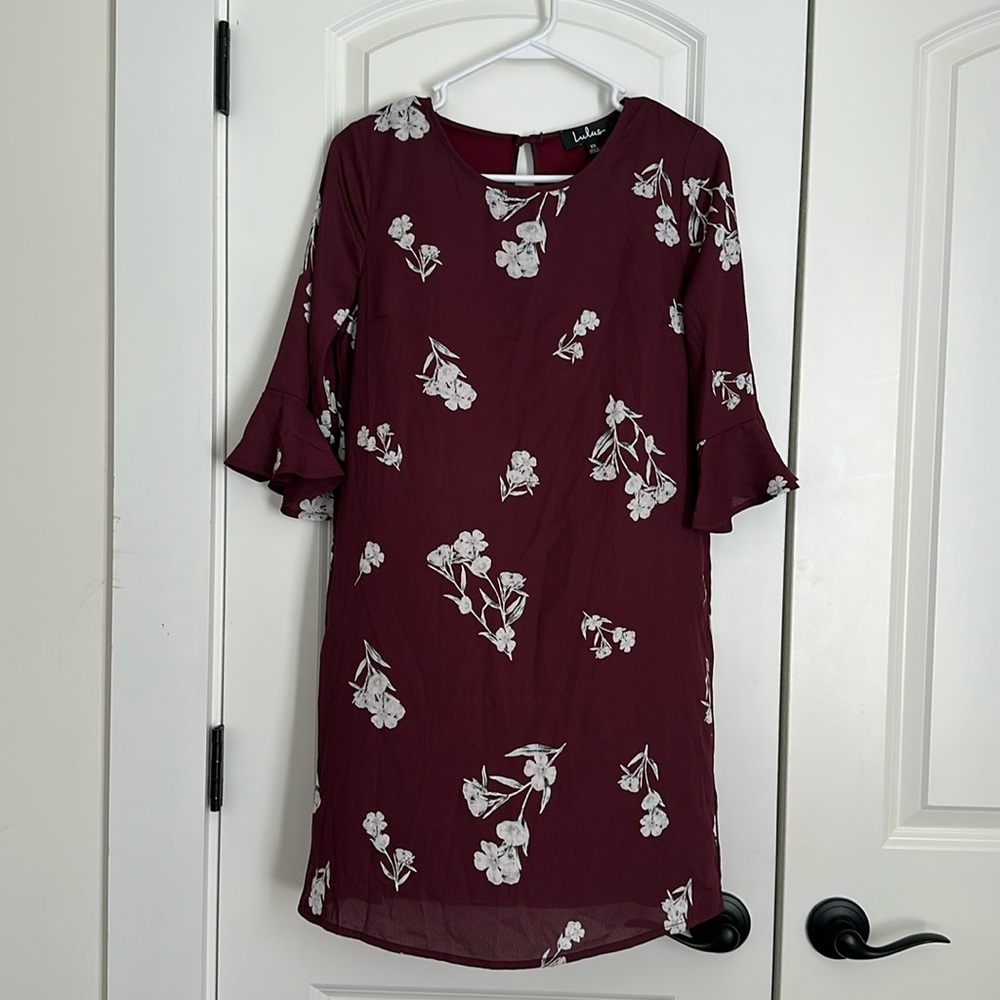 Never Worn Women's Lulus Dark Red Floral Dress/Shift Size XS